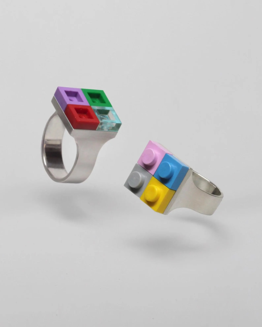 Lego de luxo: marca de Berlim transforma peças de montar em joias minimalistas 