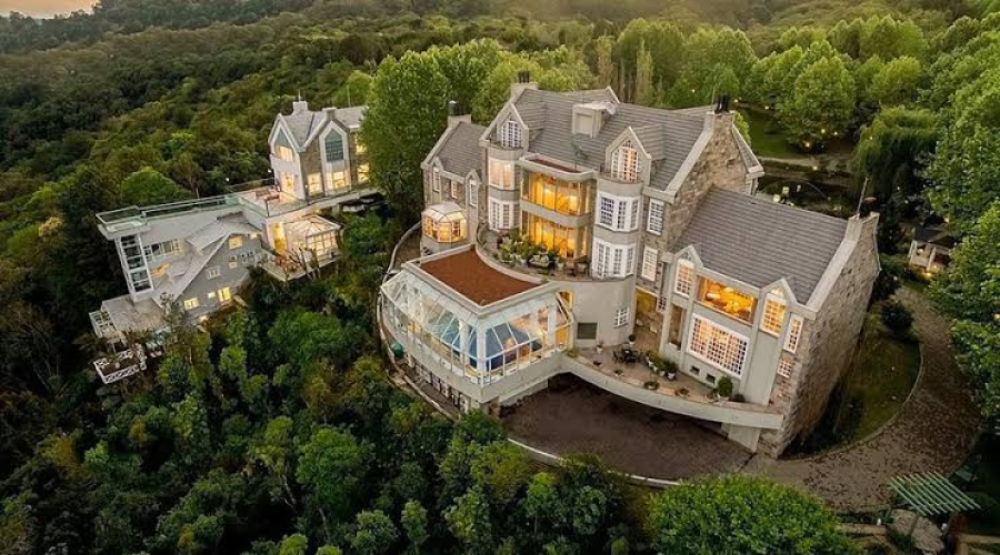 Chá Real, Lareiras e Arquitetura de Conto de Fadas: O Encanto do Castelo Saint Andrews em Gramado