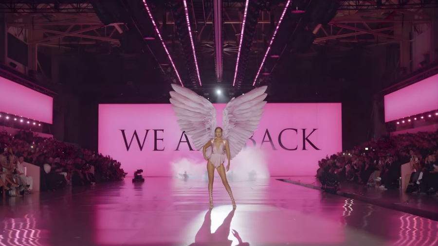O renascimento comercial da Victoria’s Secret: por que o desfile de 2025 pode destravar uma nova onda de vendas