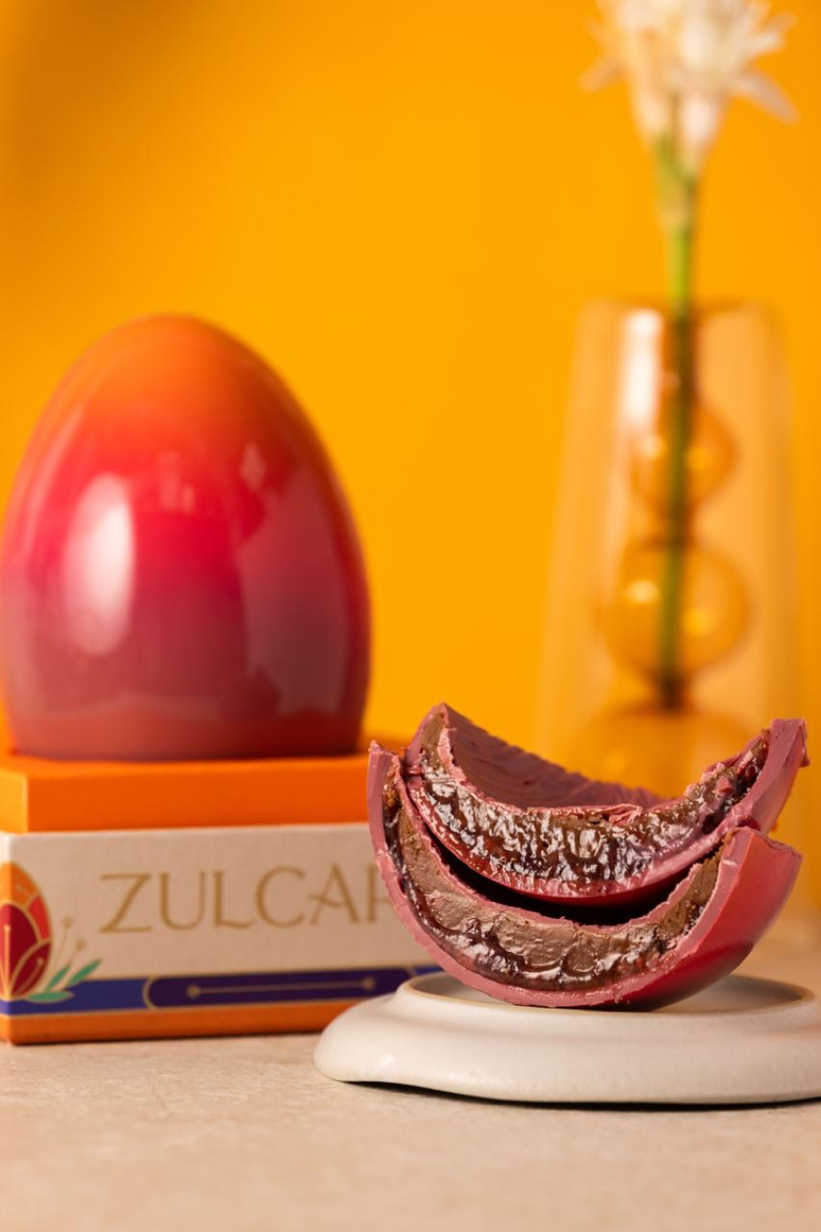 Sabores exóticos e ovos pintados à mão: a confeitaria autoral da Zulcare